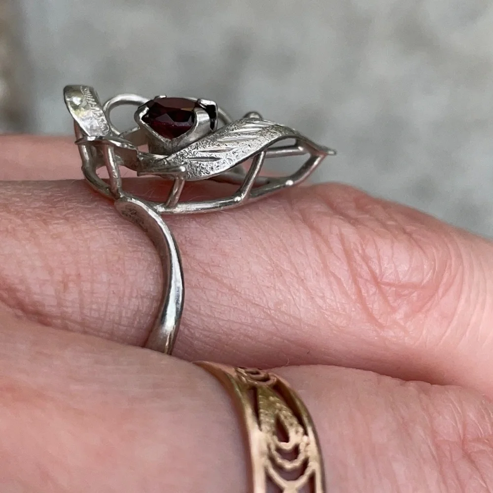 Antique sterling silver ring with genuine garnet